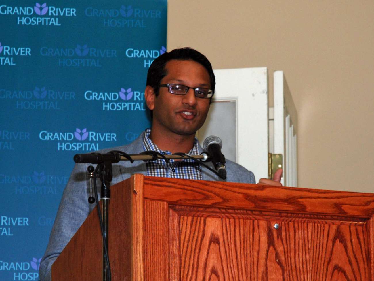 Freeport Campus physician Dr. Abhishek Narayan gave practical advice right at the start of the meeting for healthy aging.