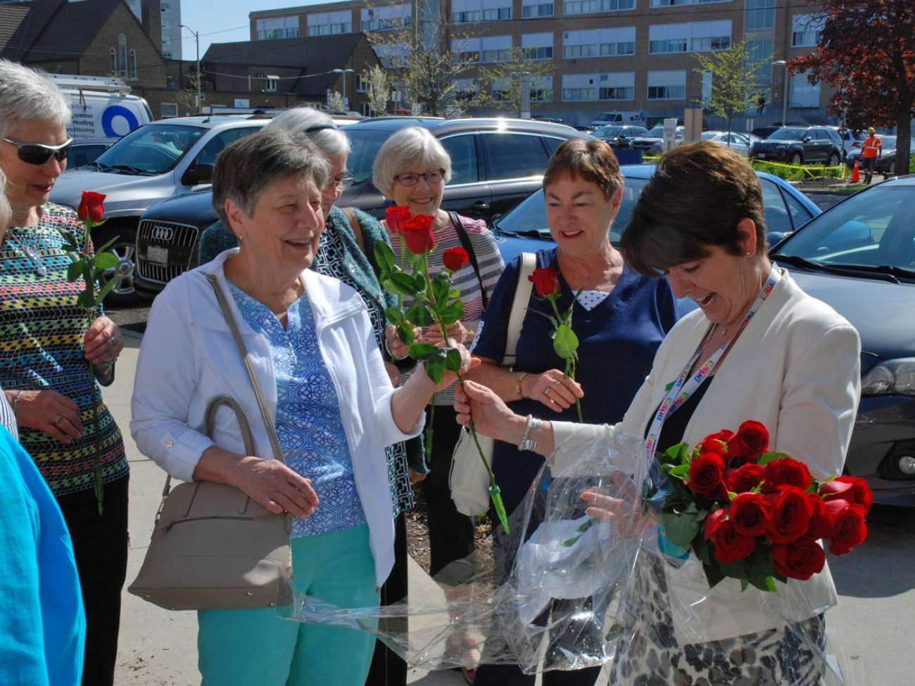Vice president of clinical services and chief nursing executive Judy Linton greeted each tour participant with a rose.