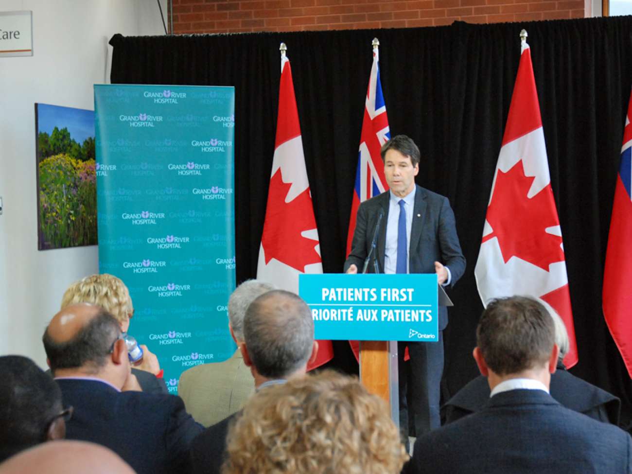 Health Minister Dr. Eric Hoskins announces the start of construction to allow the installation of new cancer treatment equipment (from November 2016).