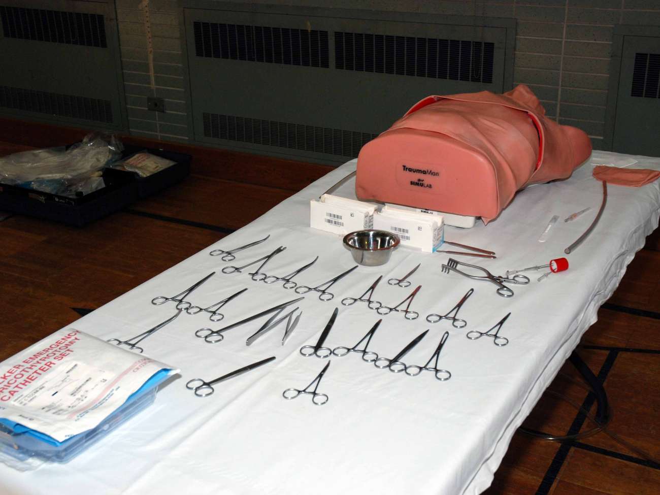 An additional demonstration model for advanced trauma life support training