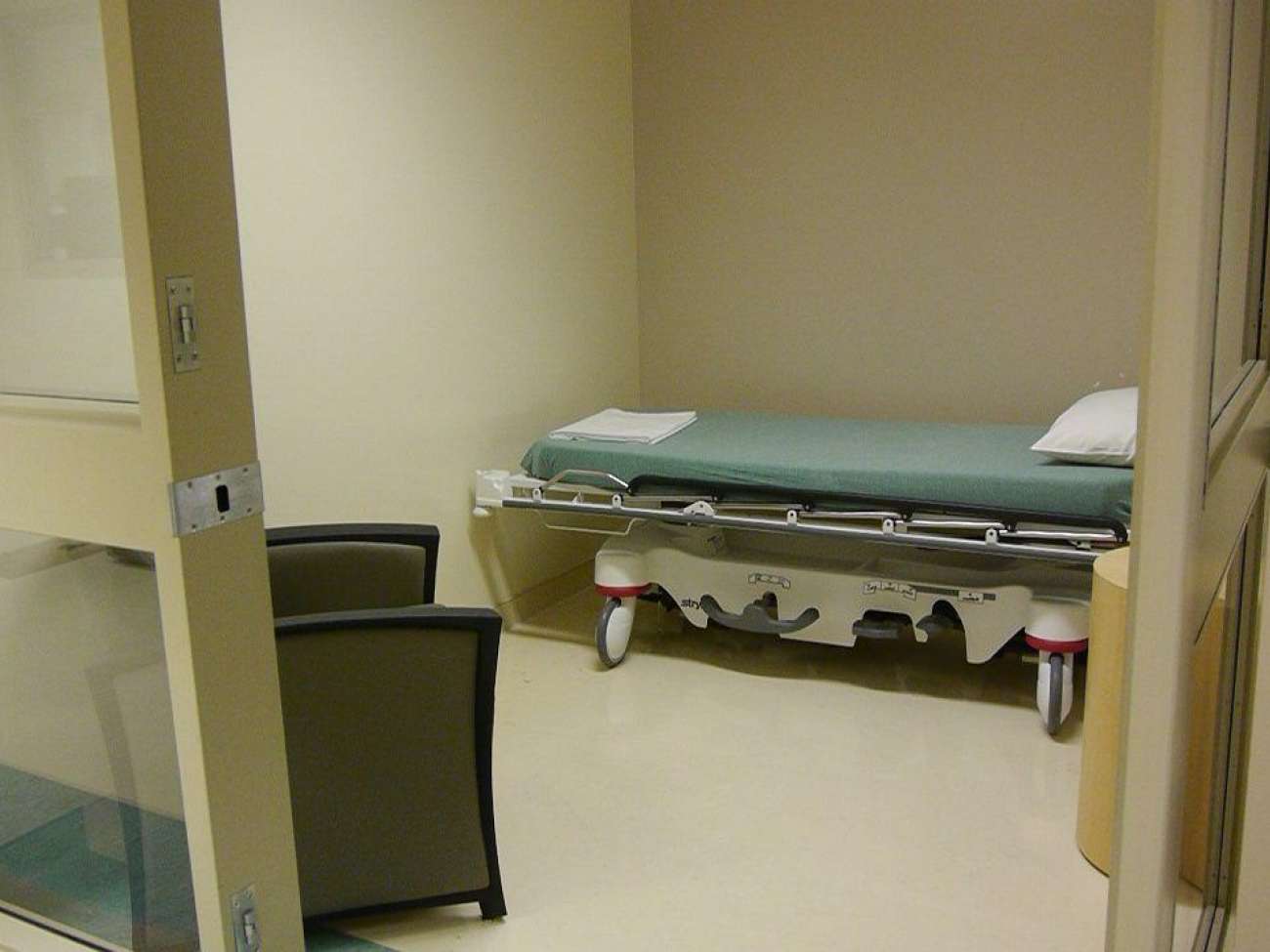EAU patient room