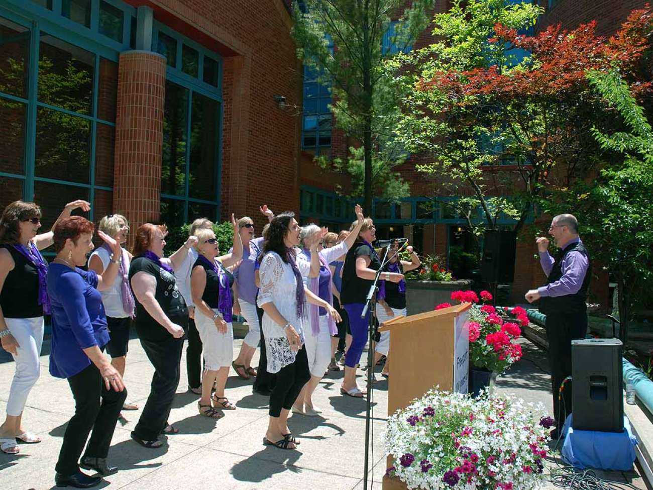 The full Grand Harmony Chorus during their performance