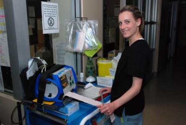 A photo of a nurse in ICU B