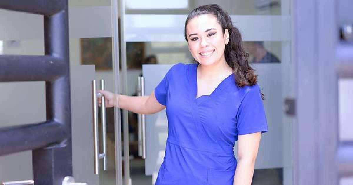 Header Smiling Girl